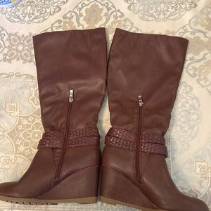 Journey Collection wide calf wedge leather boots. Size: 7.5 color; Burgundy